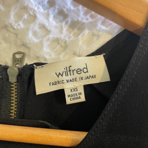 Aritzia Wilfred black flowy tank top XXS - Picture 2 of 4